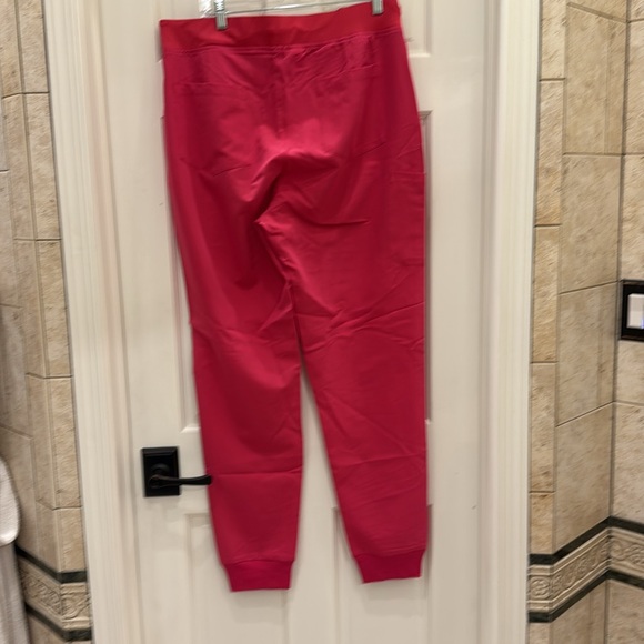 Mandala bright pink jogger scrub pants - Picture 5 of 6